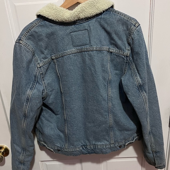 Blue Levi’s original truckers jacket - Picture 2 of 3